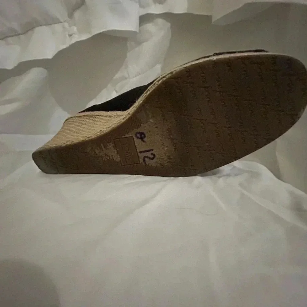 TOMS WO SIZE‎ 9 BLACK OPEN TOE ESPADRILLE WEDGE HEEL SHOES GOOD CLEAN CONDITION